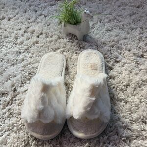 Brand new soft and fluffy cute white faux fur slippers